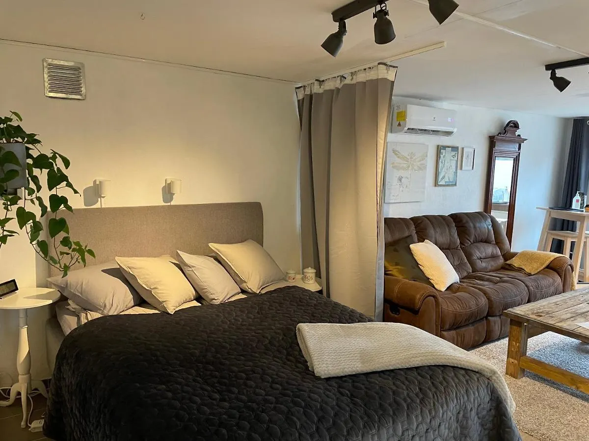 Cozy Studio Apartment With Garden Access Malmö