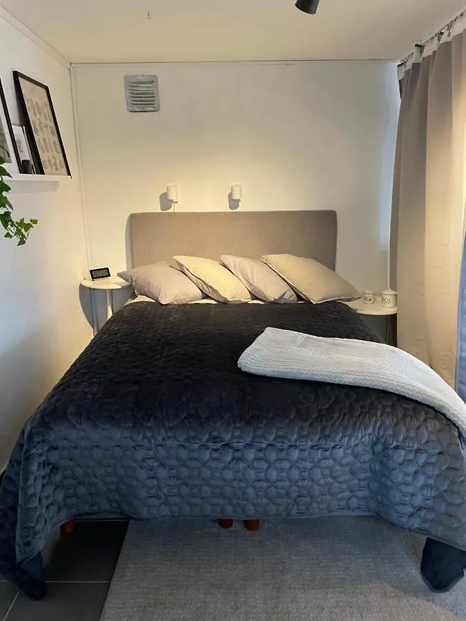 Cozy Studio Apartment With Garden Access Malmö 0*,